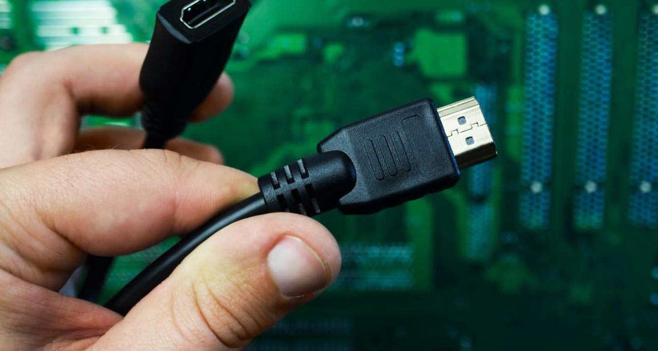 พอร์ตการเชื่อมต่อเราขอแนะนำให้คุณใช้ Port HDMI จะมีคุณภาพที่สูงกว่าครับ