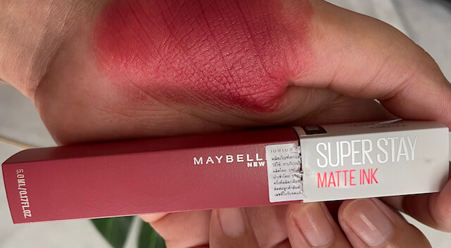 ทดลองใช้ลิป Maybelline Super Stay Matte Ink ขึ้นชื่อเรื่องความติดทนทาน