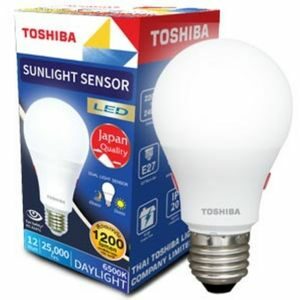 Toshiba Lighting หลอดไฟ LED Sunlight Sensor (9 วัตต์)