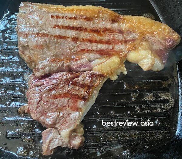 T-Bone Steak สเต๊กเนื้อทีโบน