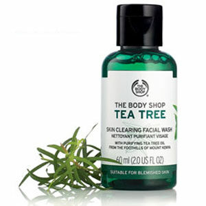 เจลล้างหน้าสูตรอ่อนโยน The Body Shop Tea Tree Skin Clearing Facial Wash