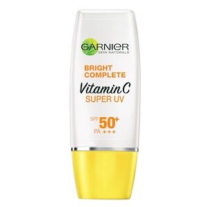ครีมกันแดด Garnier Bright Complete Vitamun C Super UV