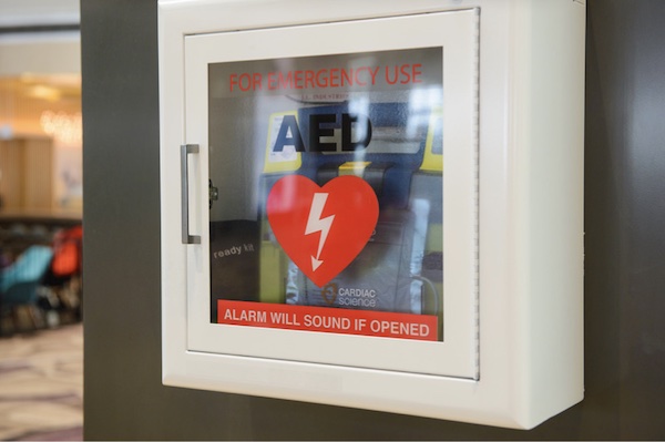 เครื่อง AED ควรติดตั้งตามอาคารพื้นที่สาธารณะ